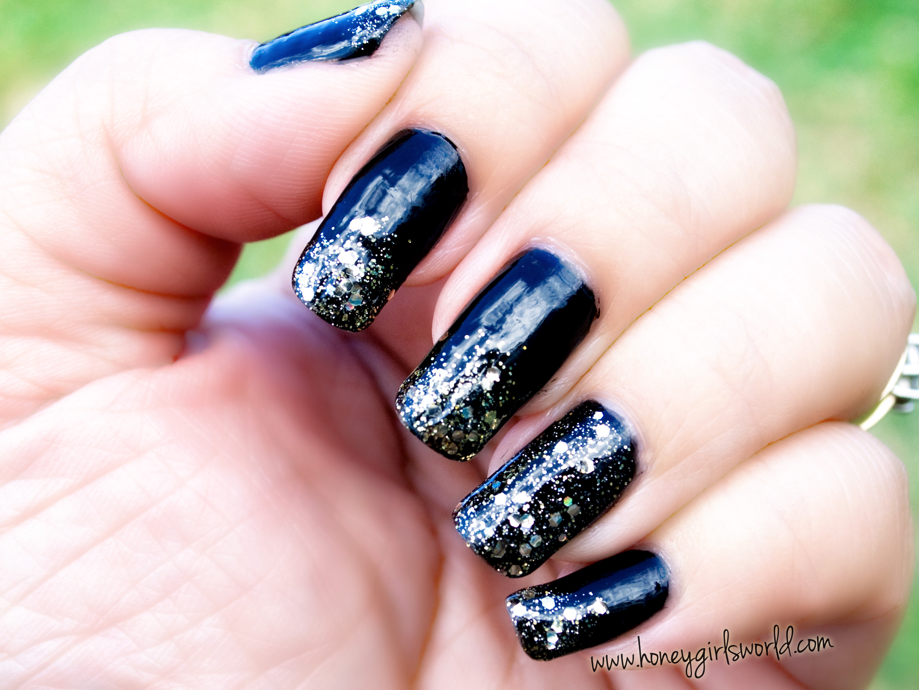 Black sparkle holiday nails 3