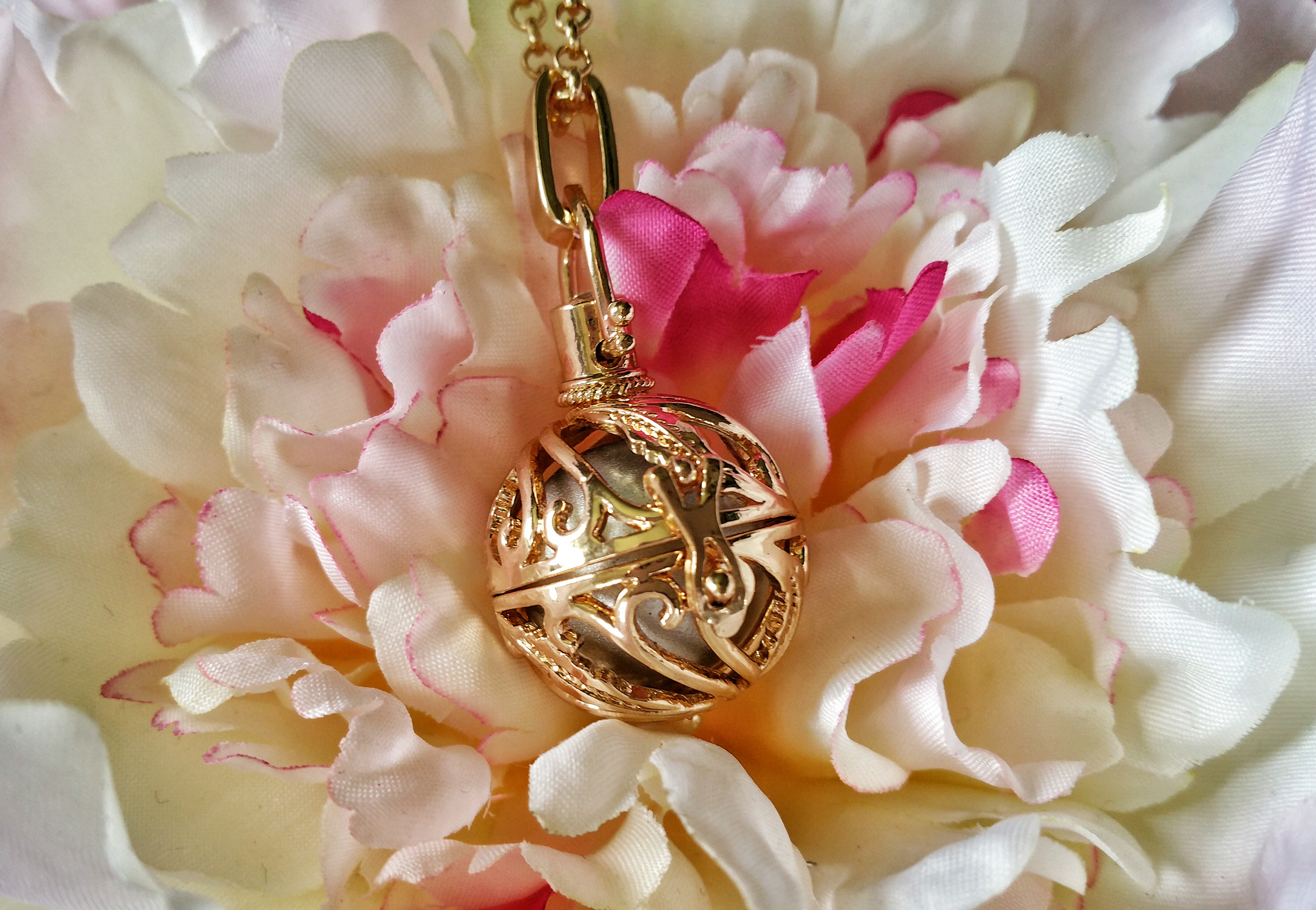Yourself Expression, Angel Locket, Chime, Guardian Chimes, The grommet, accessory, jewelry, locket, gold, beautiful, fashion, style, jewelry piece, review, 
