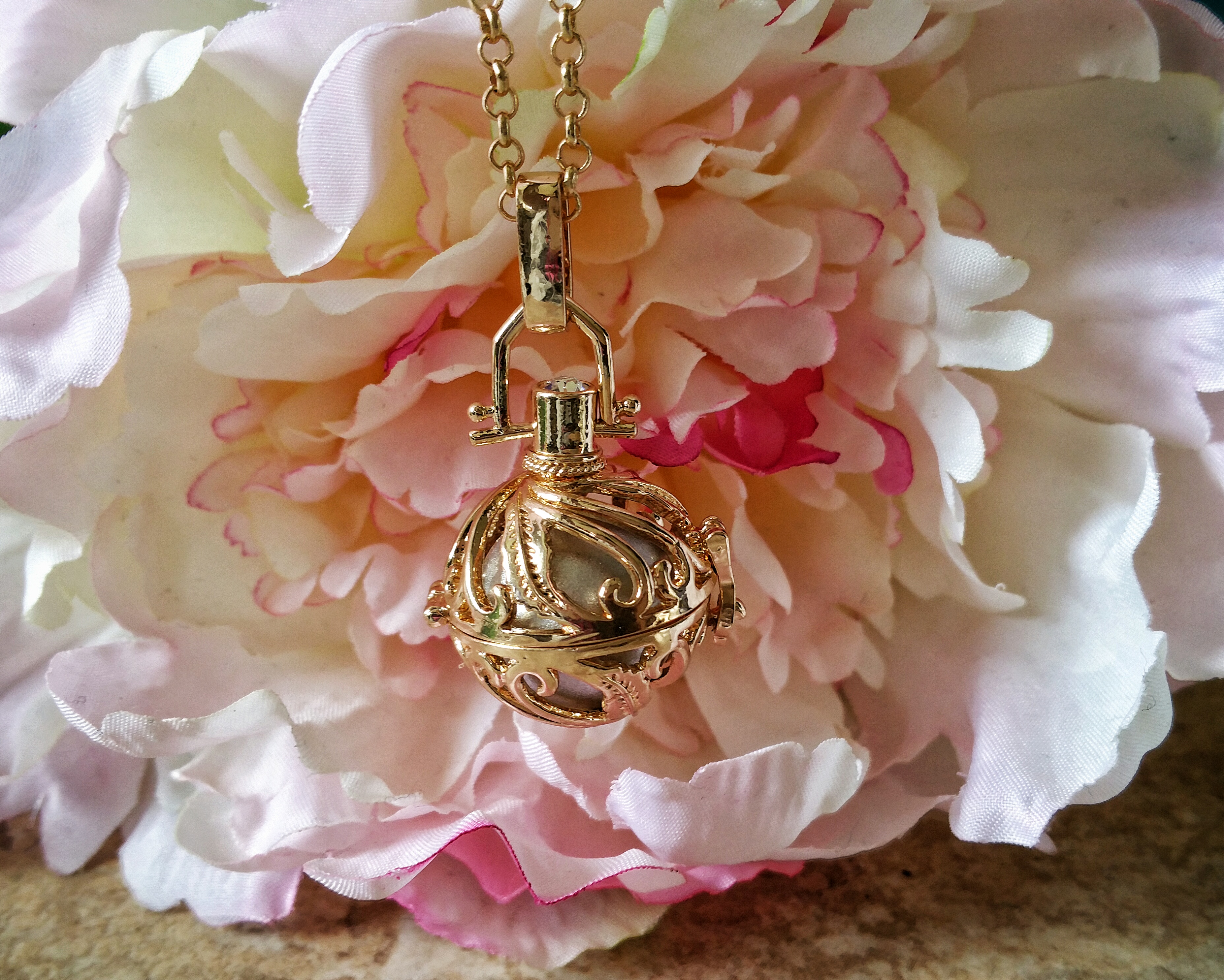 Yourself Expression, Angel Locket, Chime, Guardian Chimes, The grommet, accessory, jewelry, locket, gold, beautiful, fashion, style, jewelry piece, review, 