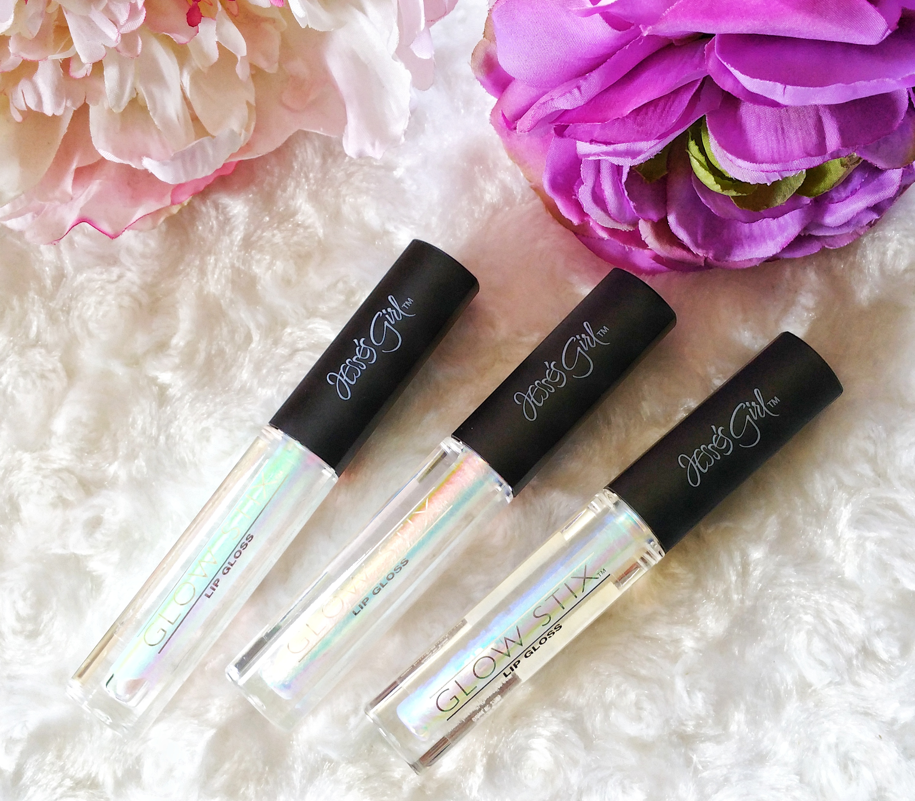 lip gloss, jesses girl, jesses girl glow stix lip gloss, holographic lip gloss, gloss, makeup, beauty, swatches, iridescent lip gloss, makeup review, review, product review, lips, 