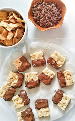 recipe, hershey's, chocolate dipped shortbread cookies, chocolate dipped wonton chips, food, family, happy moments, summer solstice, Hershey's chocolate, Hershey's kisses, easy recipe, dessert, snack,