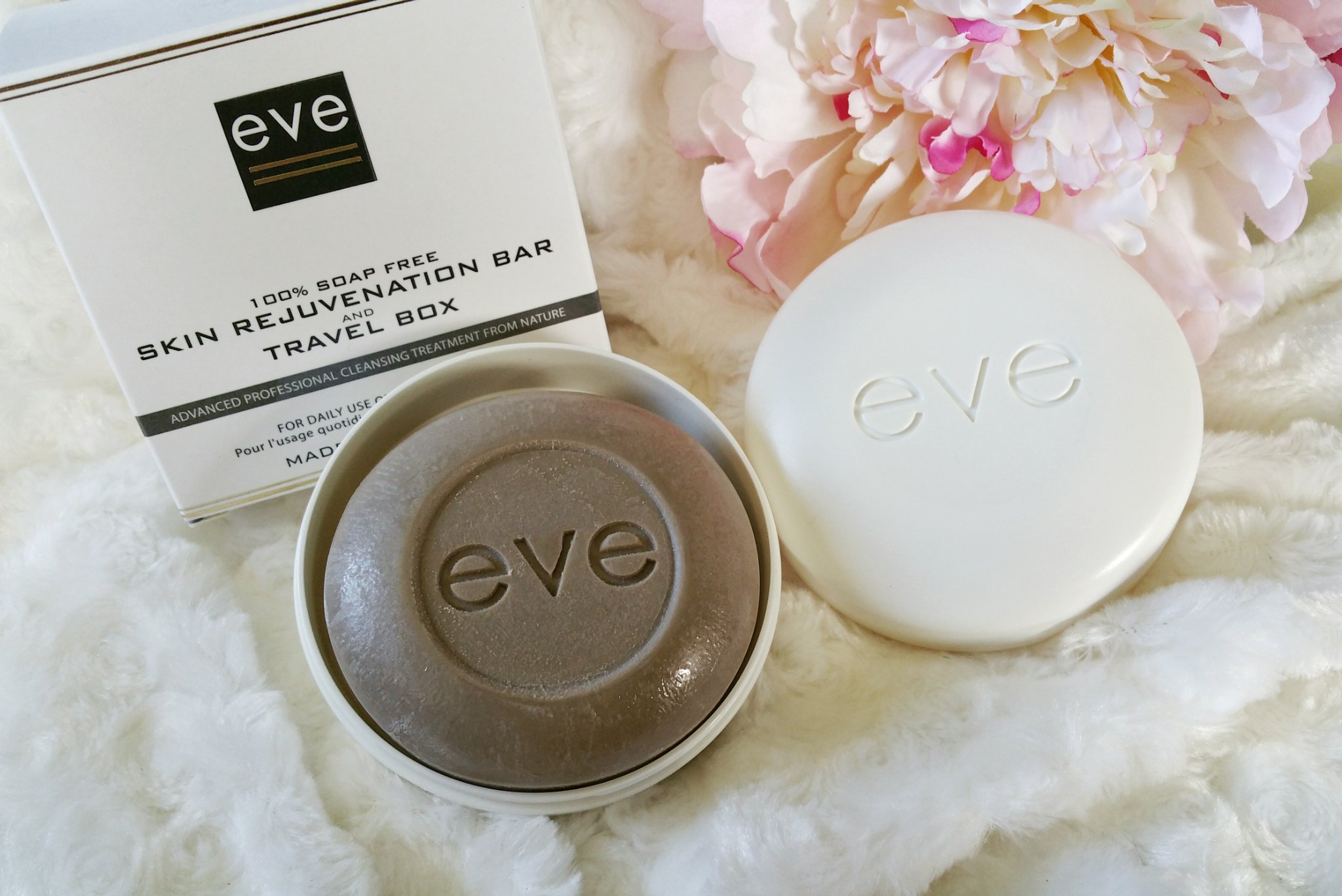 Eve skincare, eve rejuvenation bar, eve skin rejuvenation bar, skin care, review, skin rejuvenation kit, cleansing bar, change your skin in 2 minutes, 100% soap free, made in Australia, daily use, facial cleanser, facial cleansing bar, skin cleaning, clean skin,