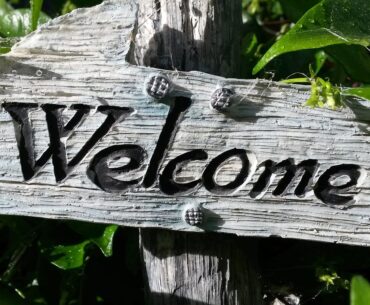 welcome sign, garden decoration, welcome-724689.jpg